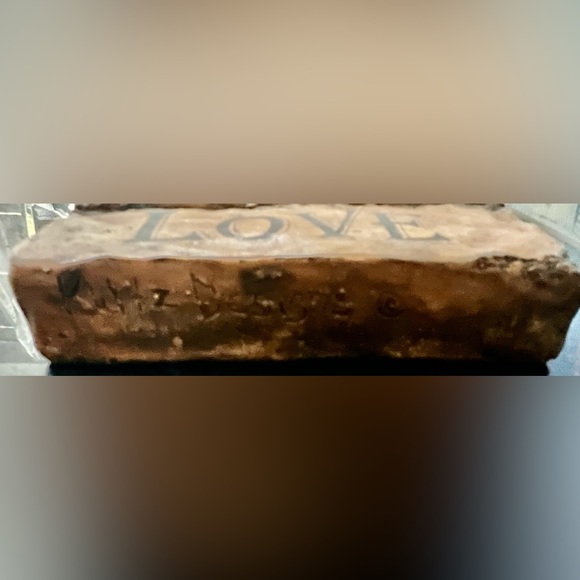 Sharon Klutz Designs stone wall decor wall plaque signed  & numbered “Love” - Picture 2 of 5